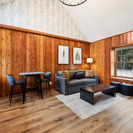 Spruce & Shore Motel-2